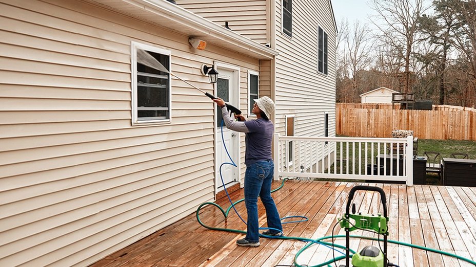 Best House Washing Service Expert in Davenport 2025
